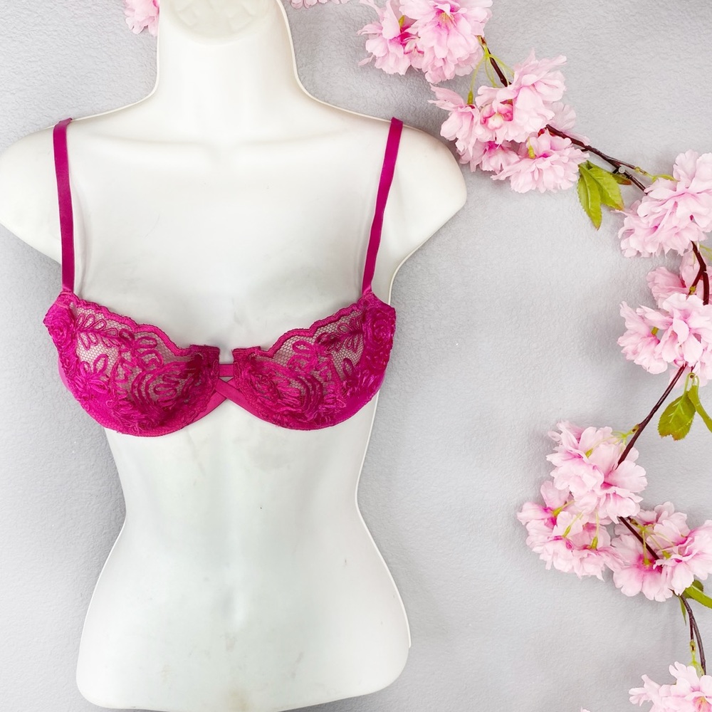 NEW Victoria's Secret Very Sexy push-up bra